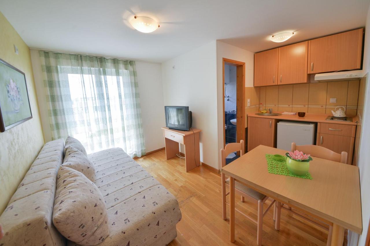 Disney Apartments Budva Buitenkant foto