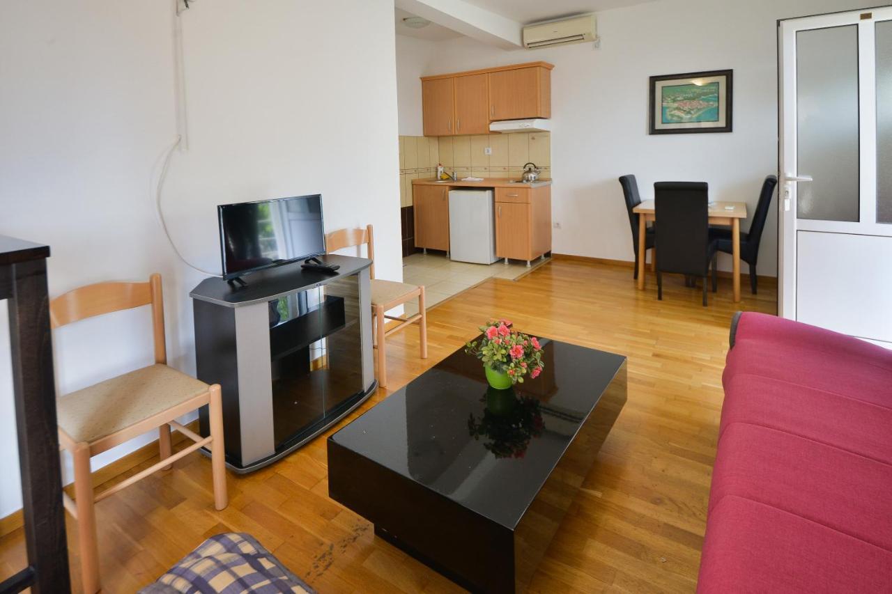 Disney Apartments Budva Buitenkant foto