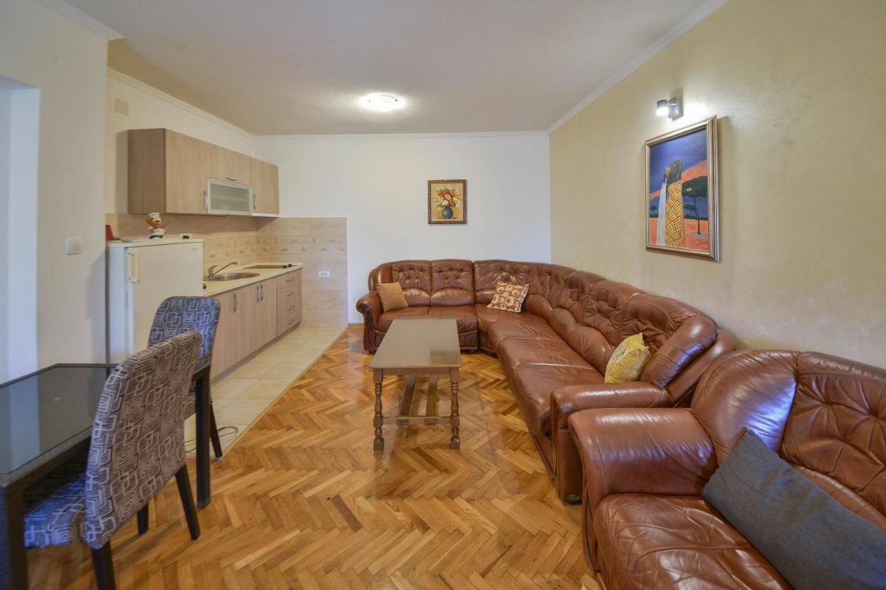 Disney Apartments Budva Buitenkant foto