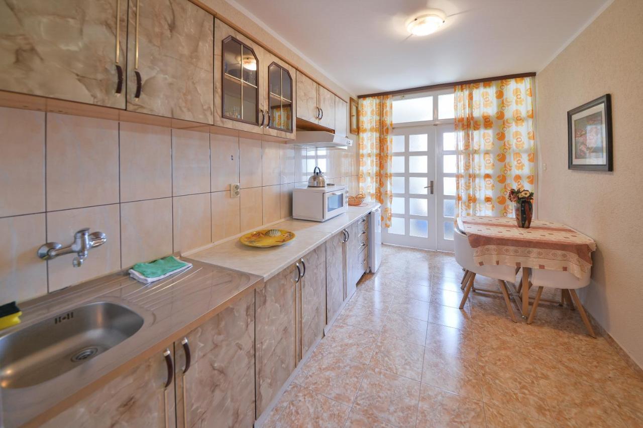 Disney Apartments Budva Buitenkant foto