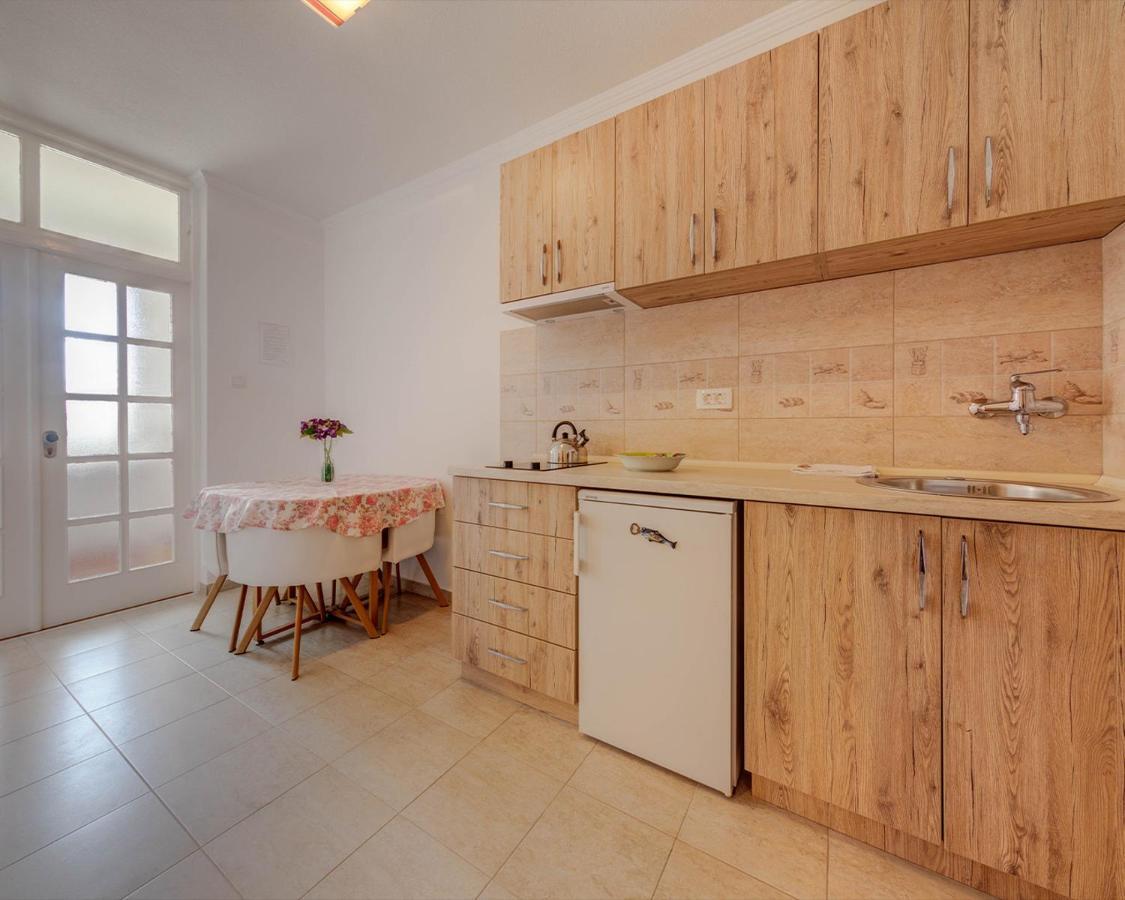 Disney Apartments Budva Buitenkant foto