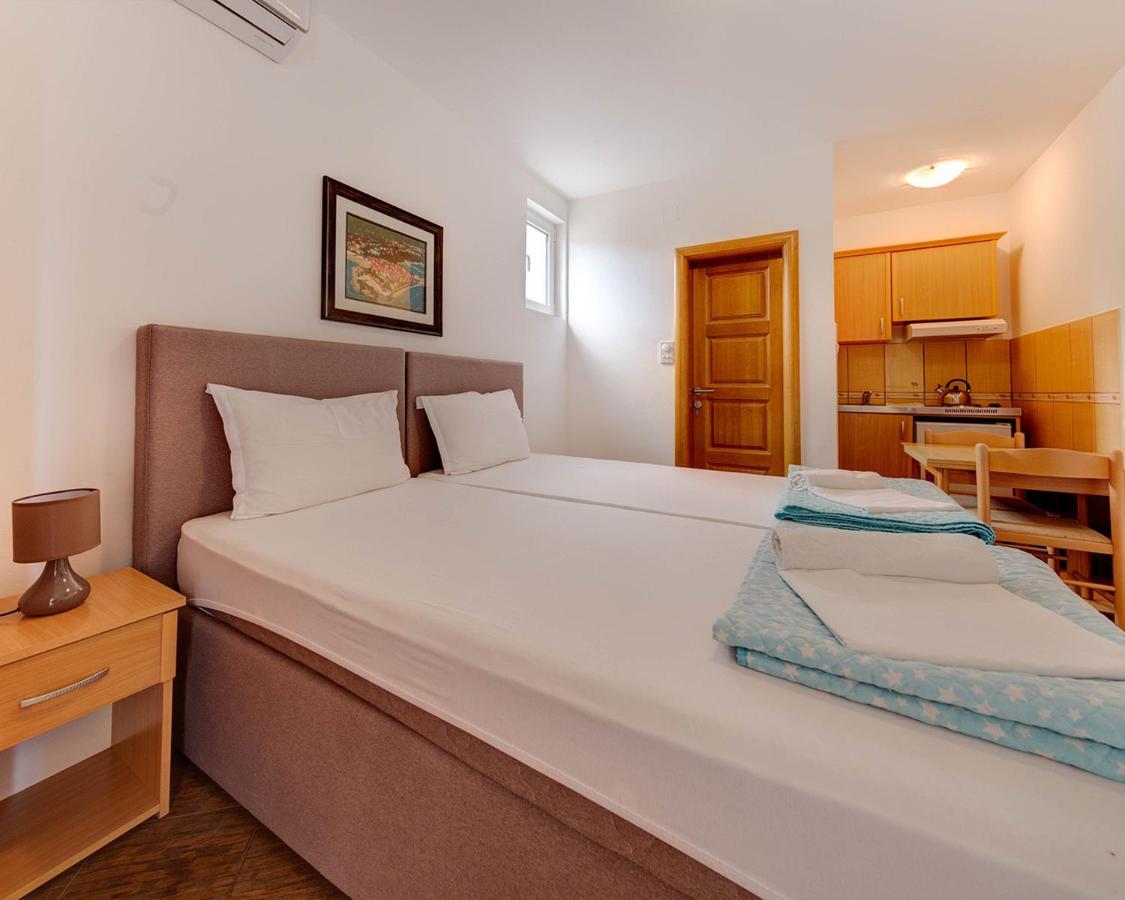 Disney Apartments Budva Buitenkant foto