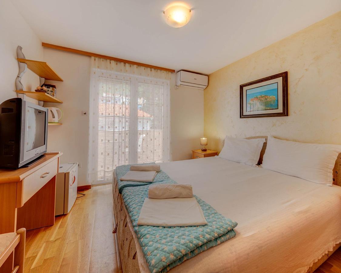 Disney Apartments Budva Buitenkant foto