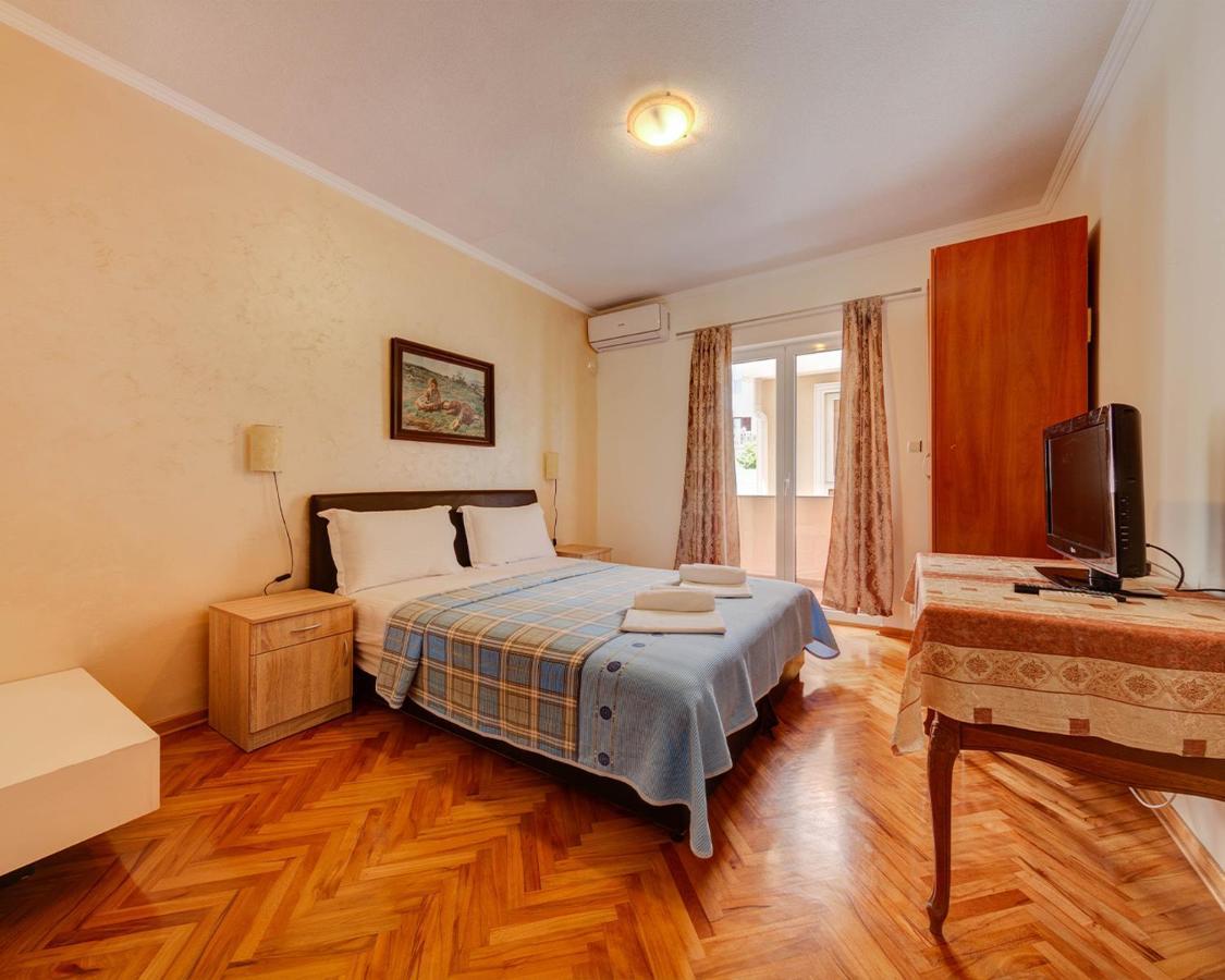 Disney Apartments Budva Buitenkant foto