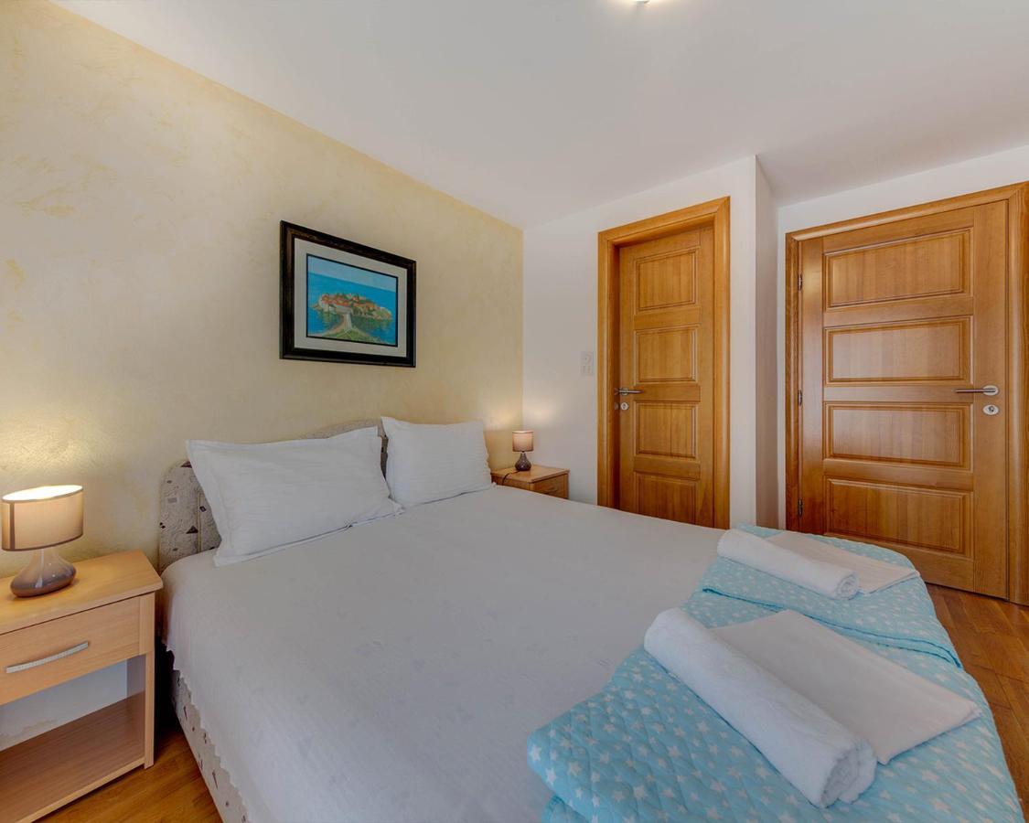 Disney Apartments Budva Buitenkant foto