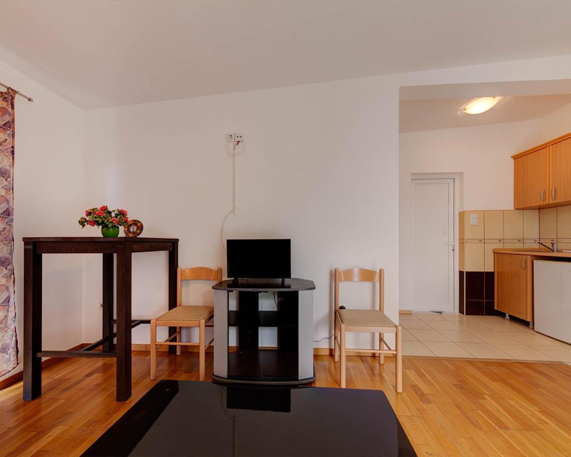 Disney Apartments Budva Buitenkant foto