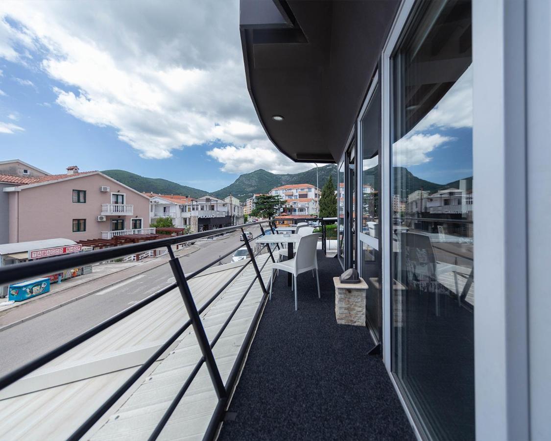 Disney Apartments Budva Buitenkant foto