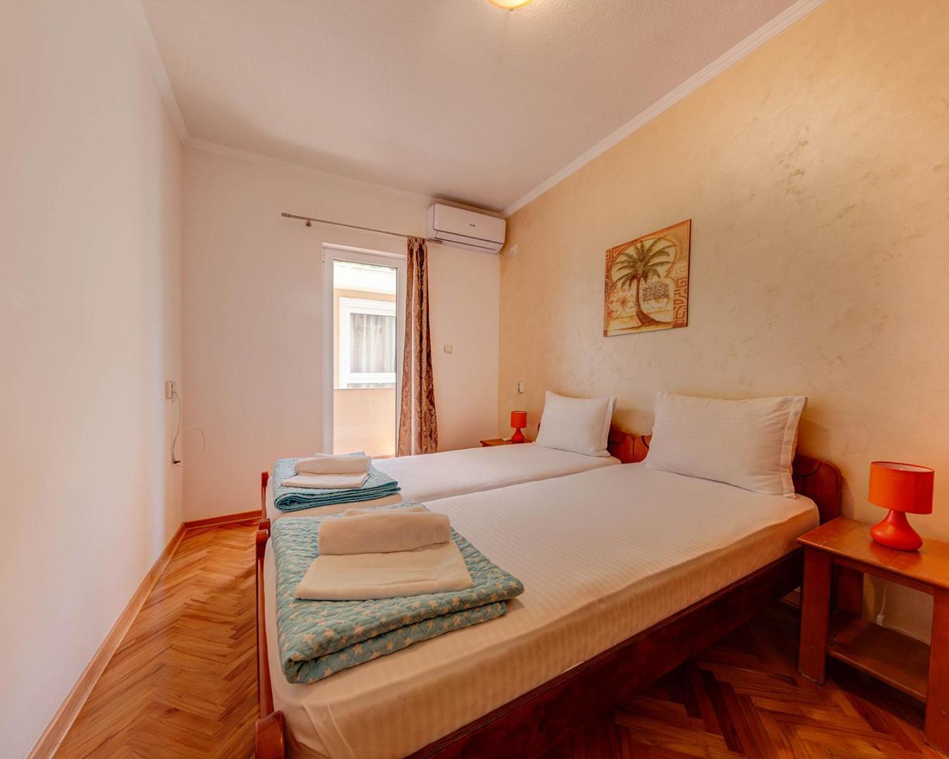 Disney Apartments Budva Buitenkant foto