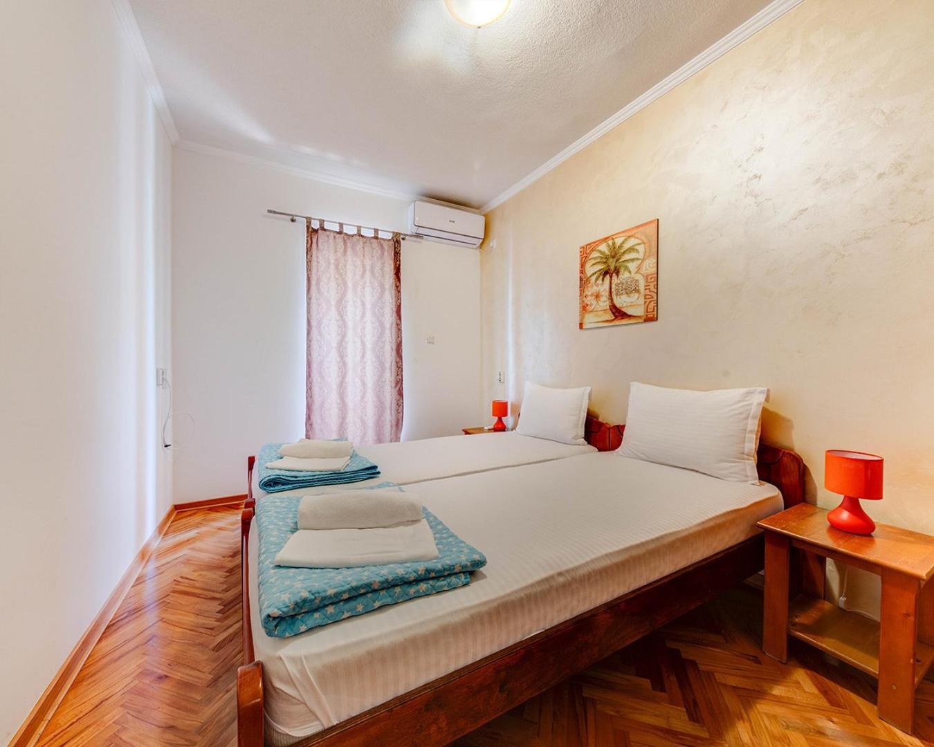 Disney Apartments Budva Buitenkant foto